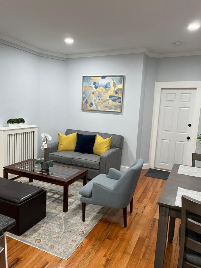 Spacious Apartment In Boston Exterior photo